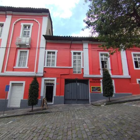 Hostal La Guayunga Rooftop Quito Exterior photo