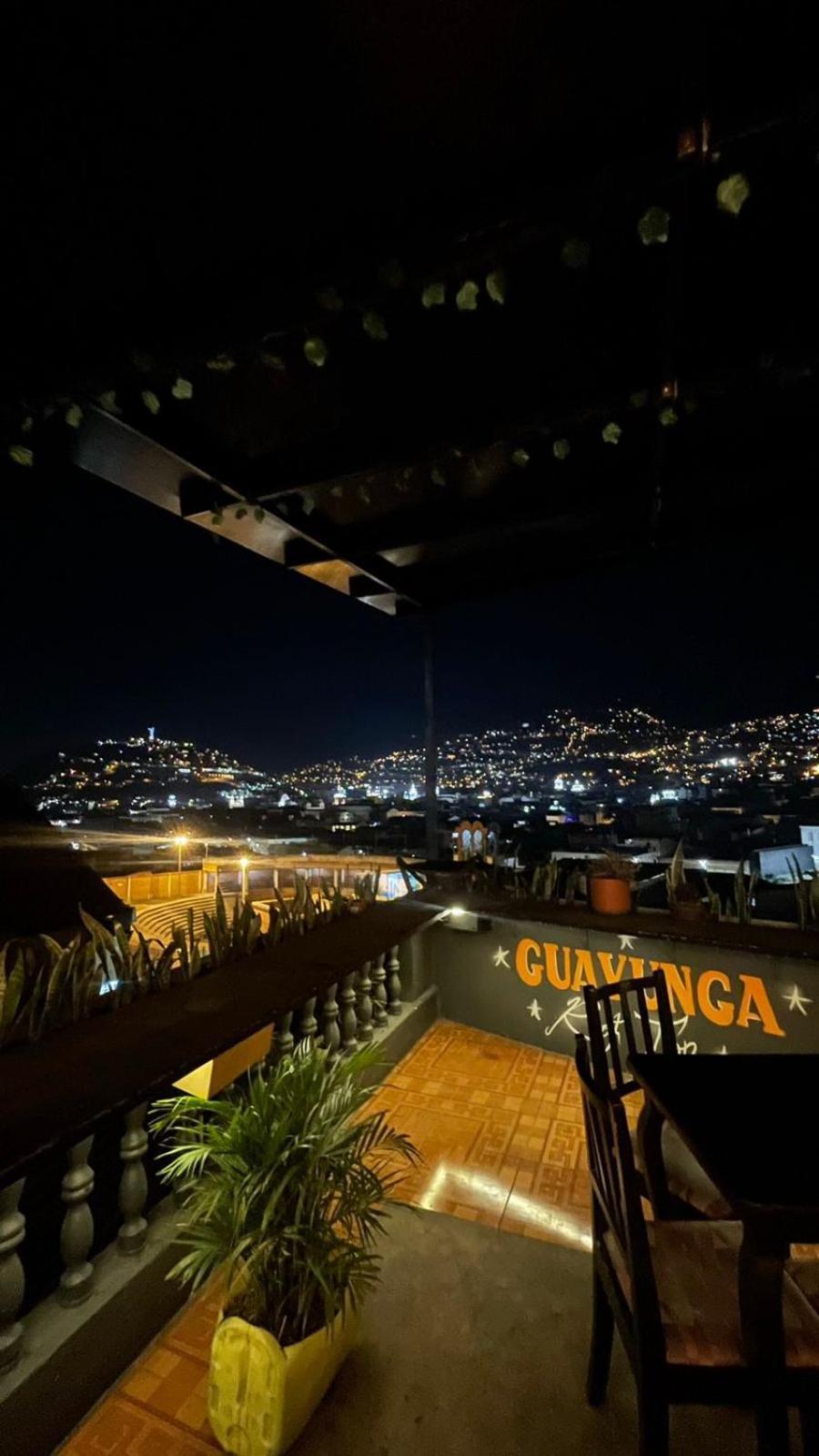 Hostal La Guayunga Rooftop Quito Exterior photo
